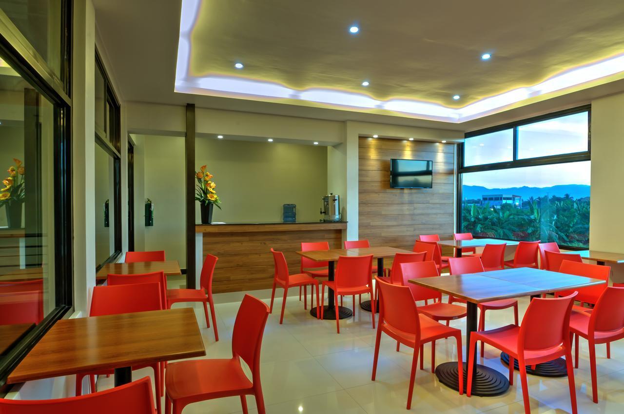 Amaris Suites Butuan City Exterior foto